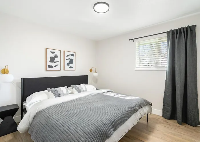 @ Marbella - Spacious And Modern Home In Arvada