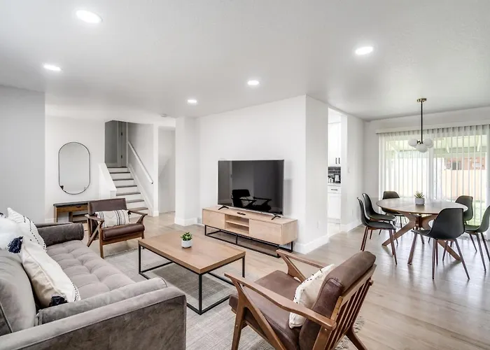 @ Marbella - Spacious And Modern Home In Arvada